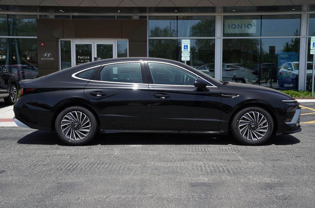 New 2026 Hyundai Sonata Hybrid SEL Sedan