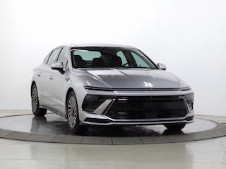 Used 2025 Hyundai Sonata Hybrid Limited Sedan for sale near Naperville, Hoffman Estates & Aurora IL