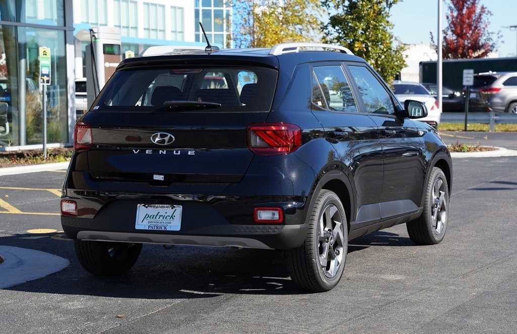 New 2025 Hyundai Venue SEL SUV