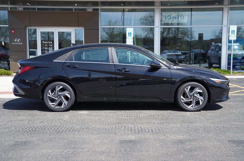 New 2026 Hyundai Elantra Limited Sedan