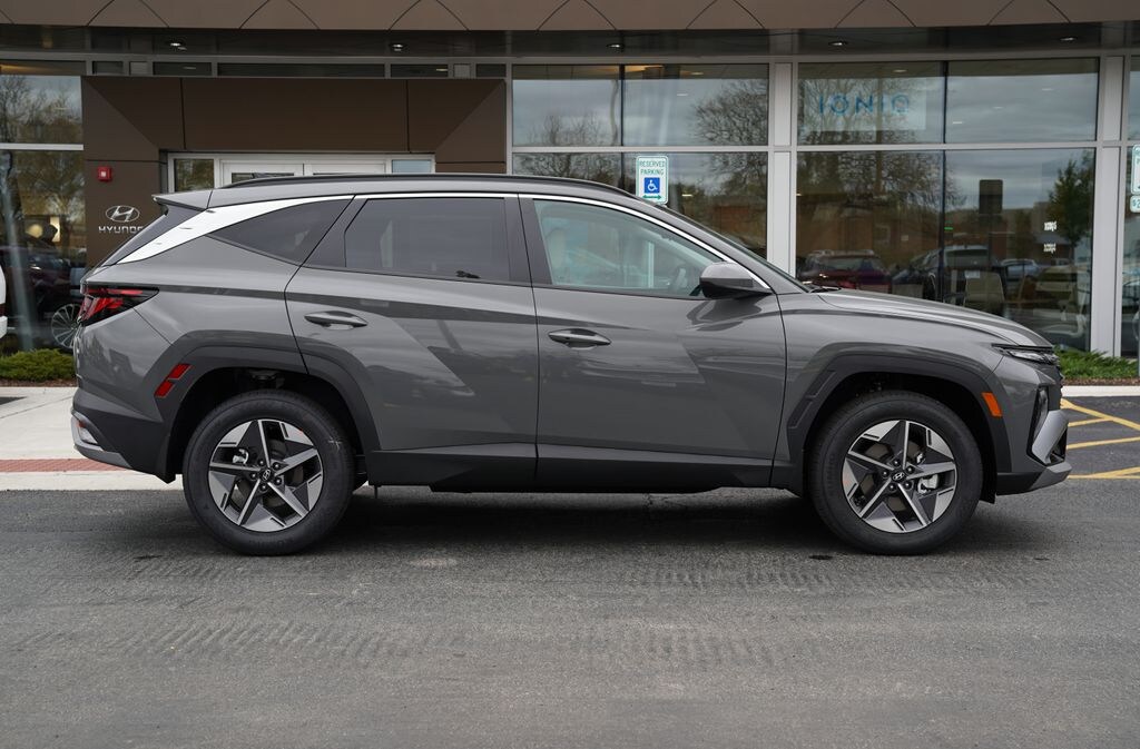 New 2026 Hyundai Tucson SE SUV