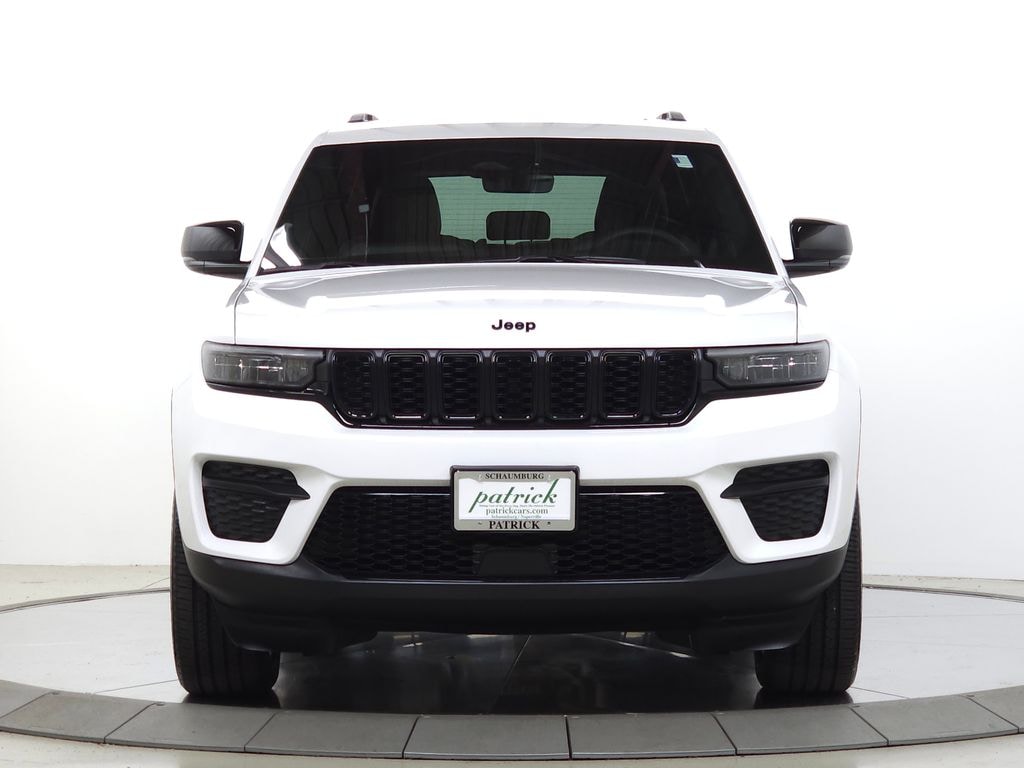 Used 2025 Jeep Grand Cherokee Laredo SUV