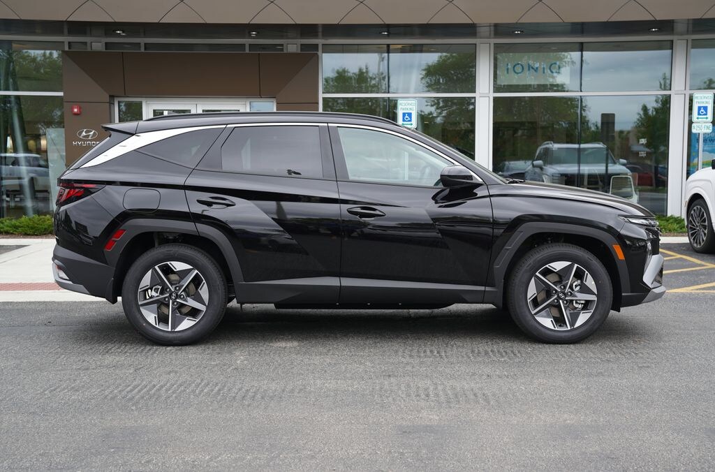 New 2026 Hyundai Tucson Plug-In Hybrid SEL SUV