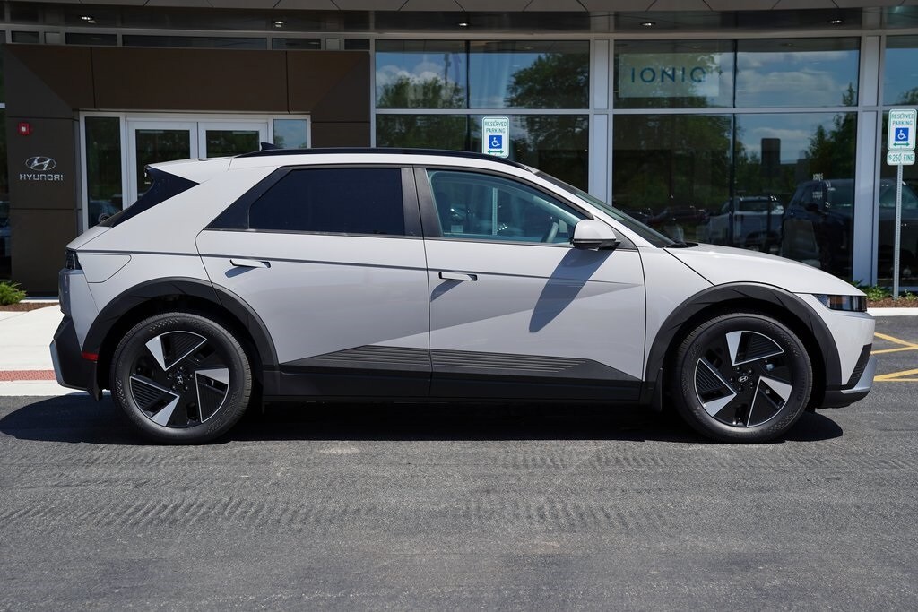 New 2025 Hyundai IONIQ 5 SEL SUV
