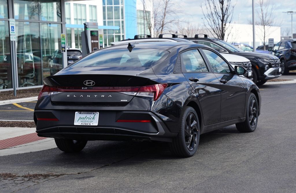 New 2026 Hyundai Elantra Hybrid SEL Sport Sedan