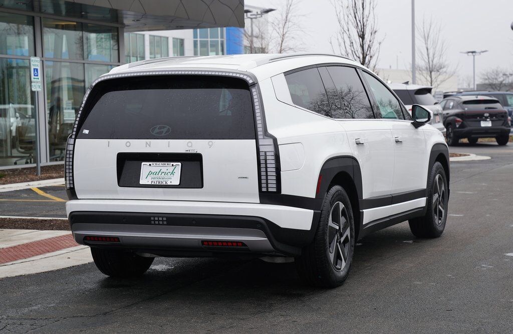 New 2026 Hyundai IONIQ 9 SE SUV