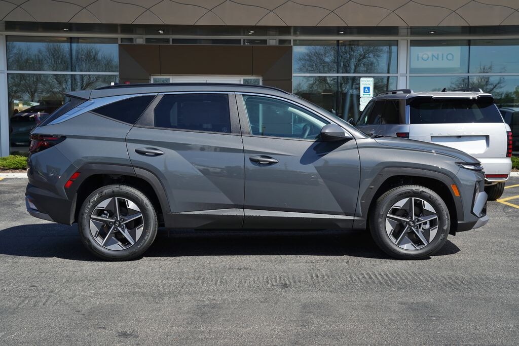 New 2026 Hyundai Tucson Hybrid SEL SUV