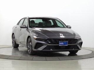 Used 2024 Hyundai Elantra Limited Sedan for sale near Naperville, Hoffman Estates & Aurora IL