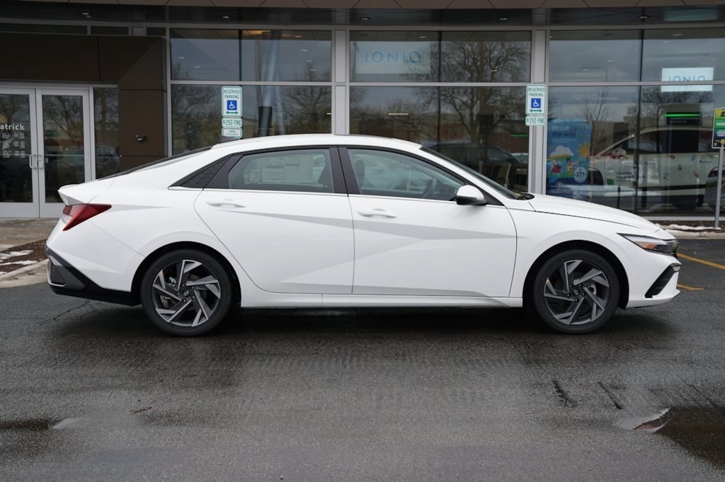 New 2026 Hyundai Elantra Hybrid Limited Sedan