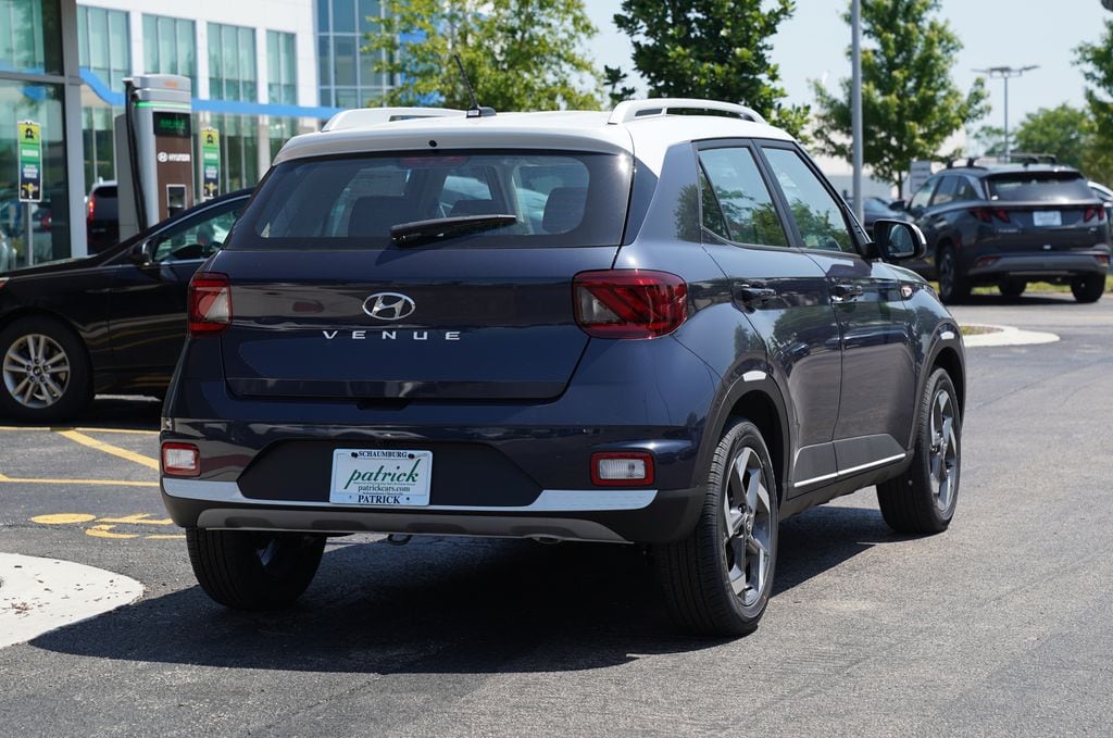 New 2026 Hyundai Venue SEL w/Two-Tone Roof SUV