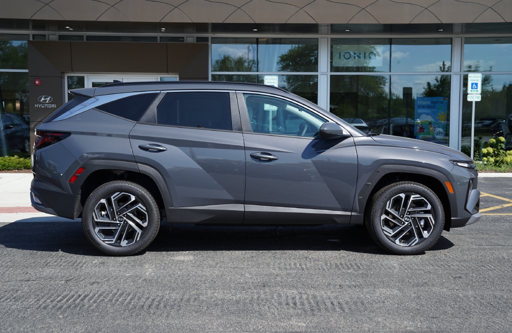 New 2026 Hyundai Tucson SEL Plus SUV