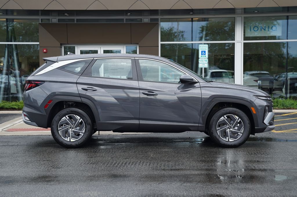 New 2026 Hyundai Tucson Hybrid Blue SE SUV