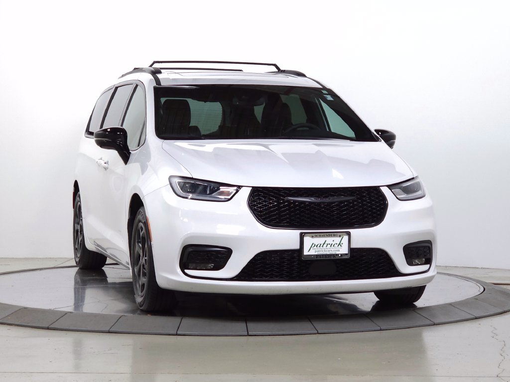 2024 Chrysler Pacifica Plug-In Hybrid Select Van Passenger Van