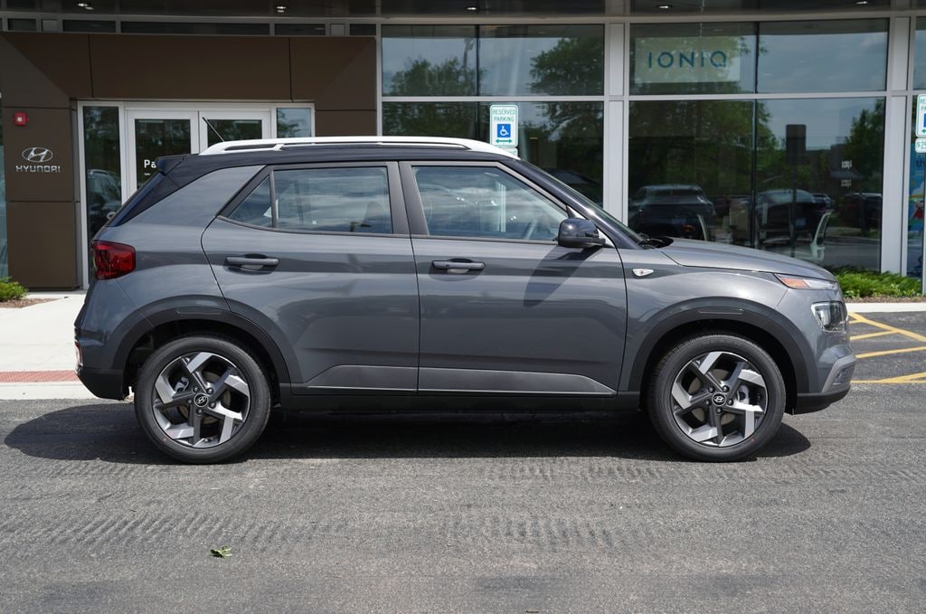 New 2026 Hyundai Venue SEL w/Two-Tone Roof SUV