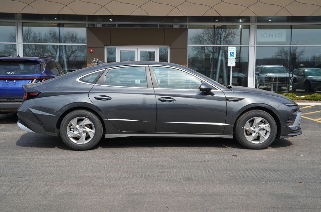 New 2026 Hyundai Sonata SE Sedan