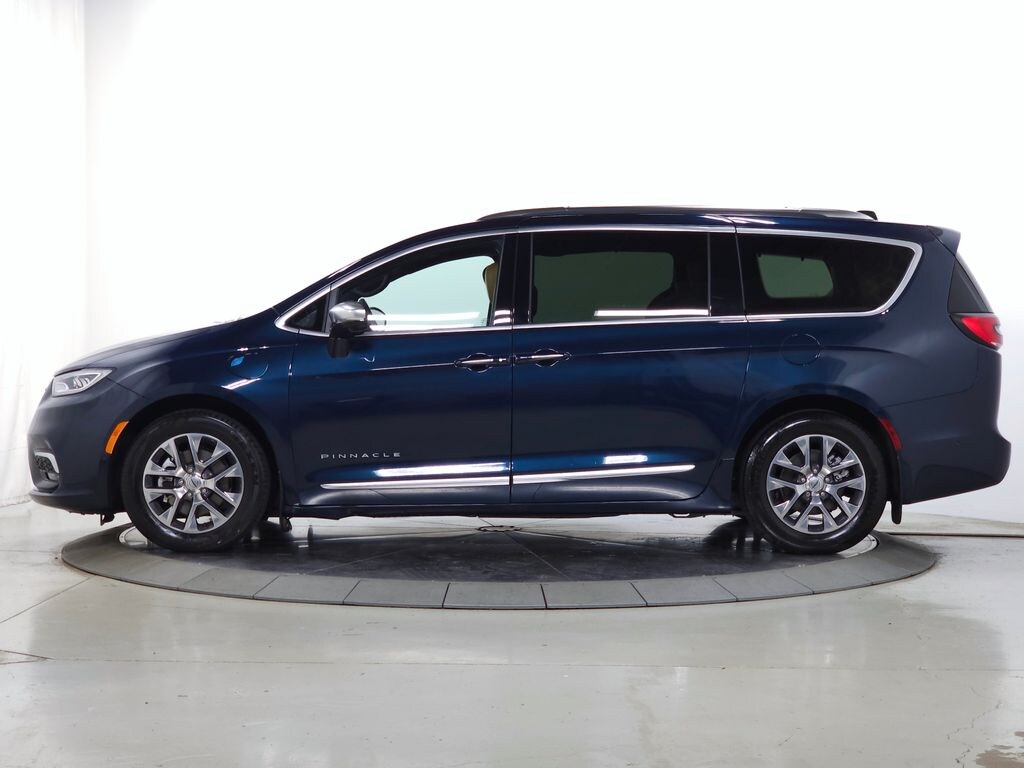 Used 2023 Chrysler Pacifica Plug-In Hybrid Pinnacle Van Passenger Van