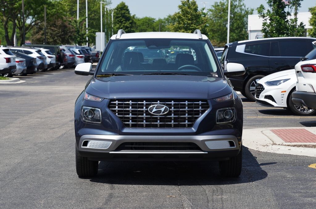 New 2026 Hyundai Venue SEL w/Two-Tone Roof SUV