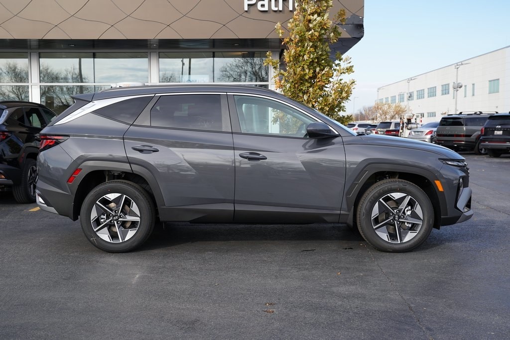 New 2026 Hyundai Tucson Hybrid SEL SUV