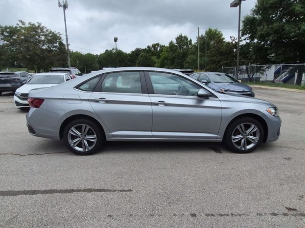Used 2024 Volkswagen Jetta 1.5T SE Sedan