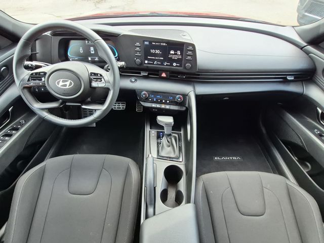 2025 Hyundai Elantra SEL - Photo 17