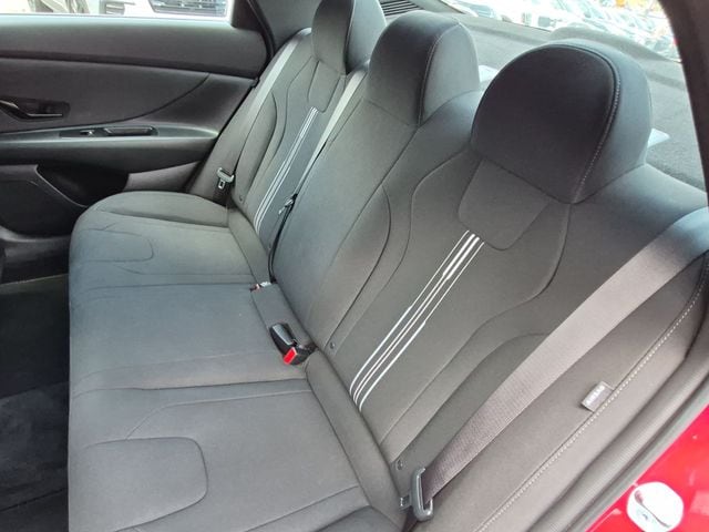 2025 Hyundai Elantra SEL - Photo 18