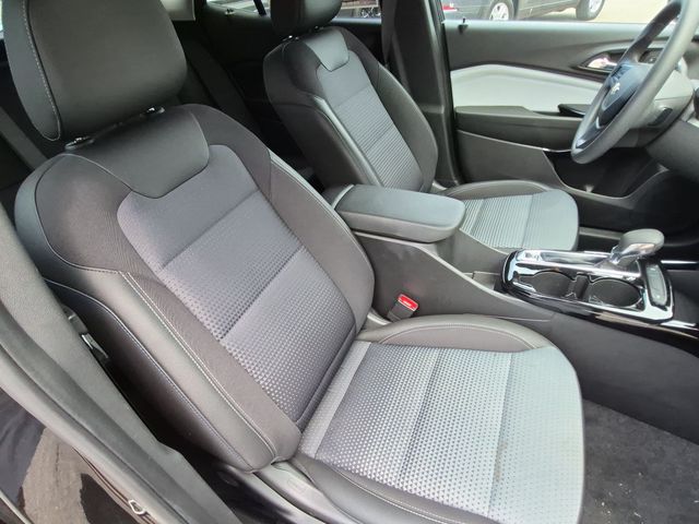 2025 Chevrolet Trax LT - Photo 20