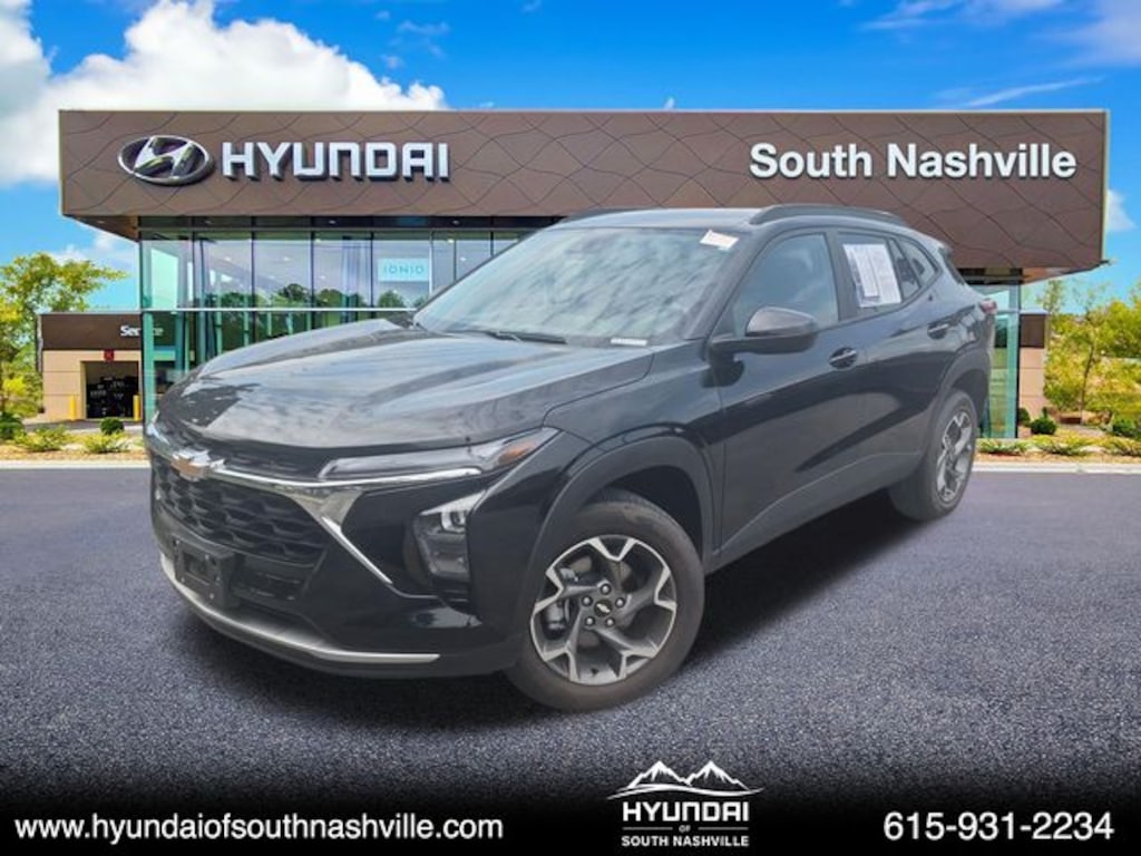 Used 2025 Chevrolet Trax LT SUV