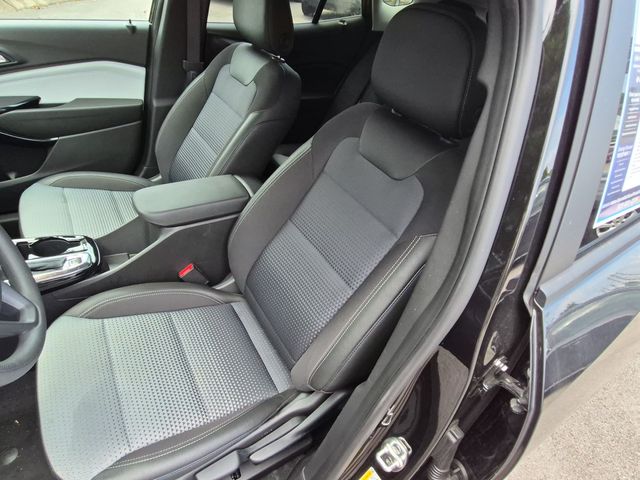 2025 Chevrolet Trax LT - Photo 15