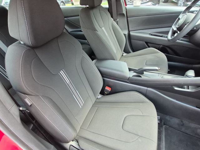 2025 Hyundai Elantra SEL - Photo 20