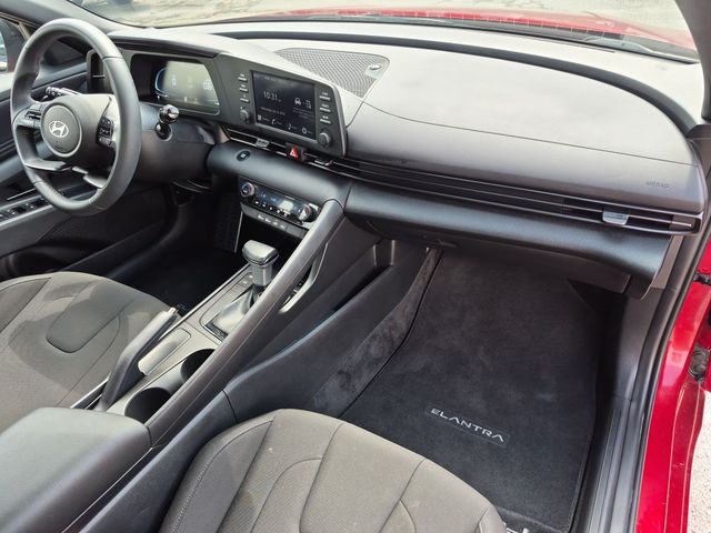 2025 Hyundai Elantra SEL - Photo 21