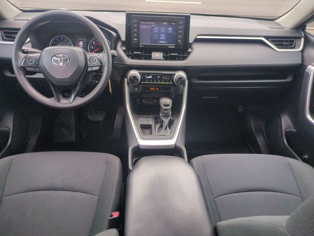 2021 Toyota RAV4 LE - Photo 17