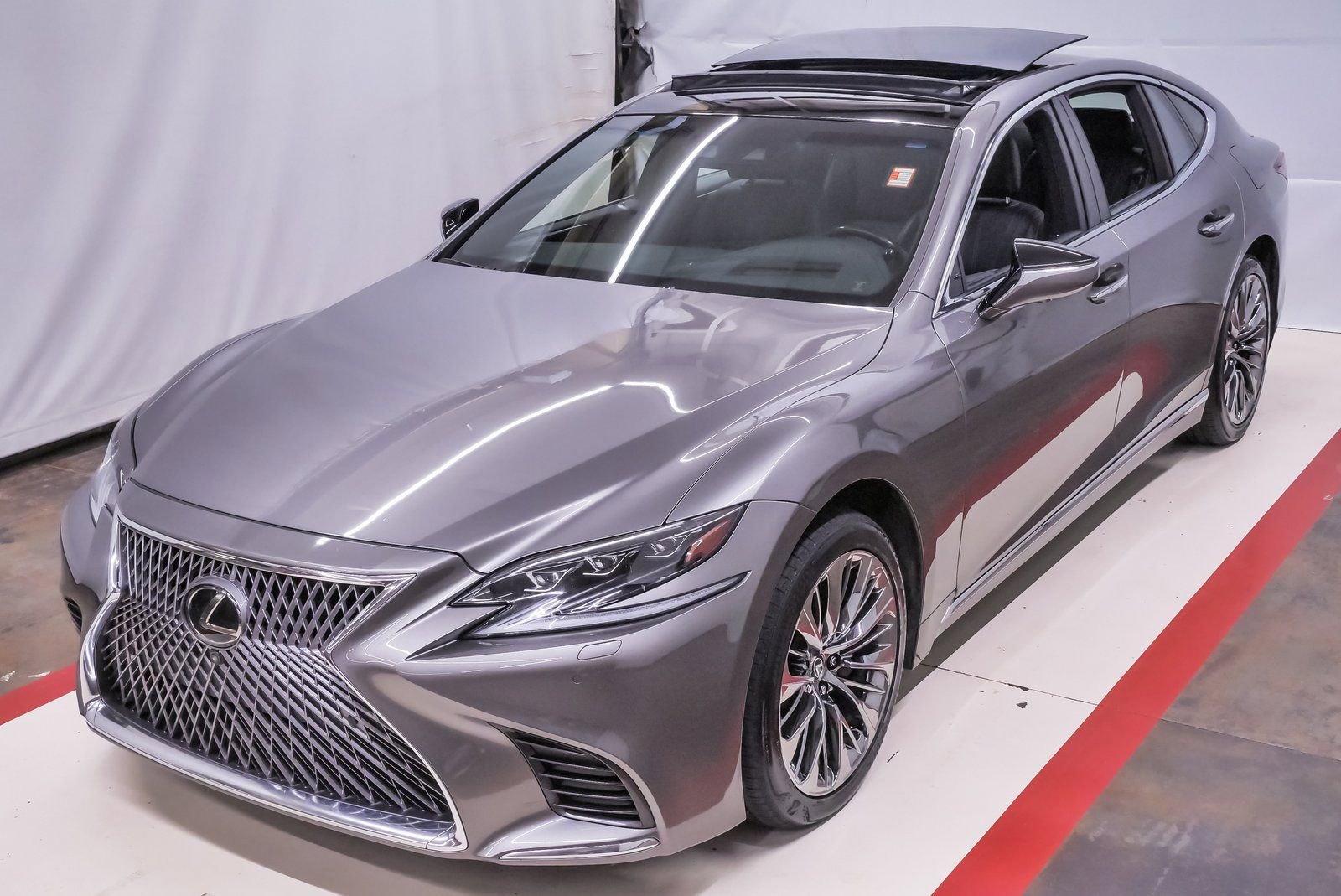 2018 Lexus LS Base's photo
