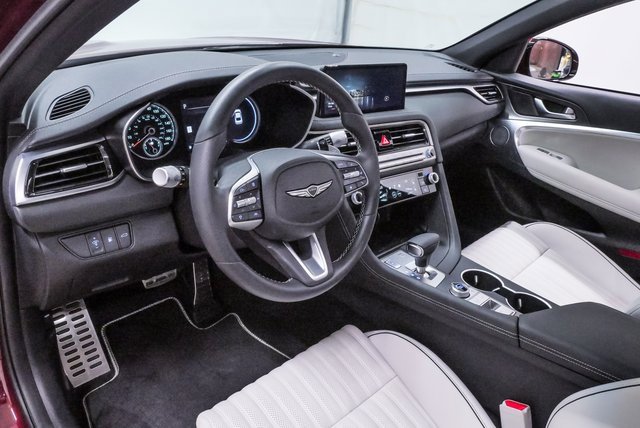 2025 Genesis G70 2.5T Sport Prestige photo 2