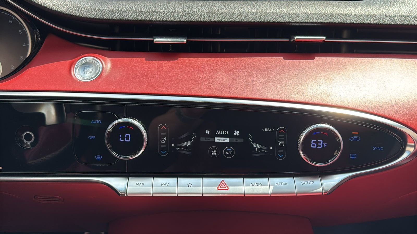 2023 GENESIS GV70 Sport - Photo 18