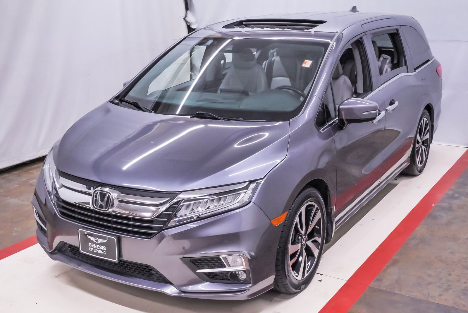 2019 Honda Odyssey Elite's photo
