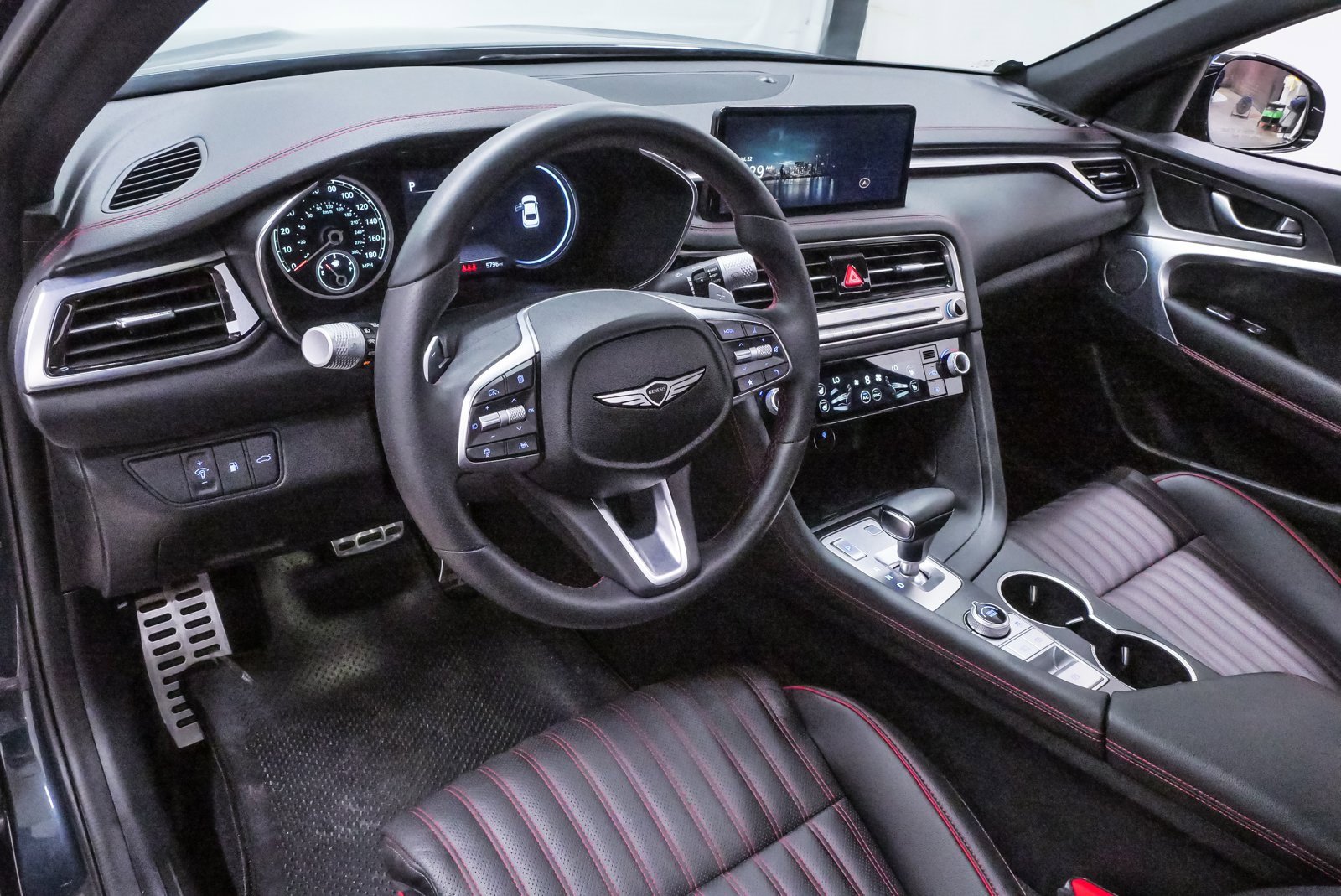 2025 Genesis G70 3.3T Sport Advanced photo 2