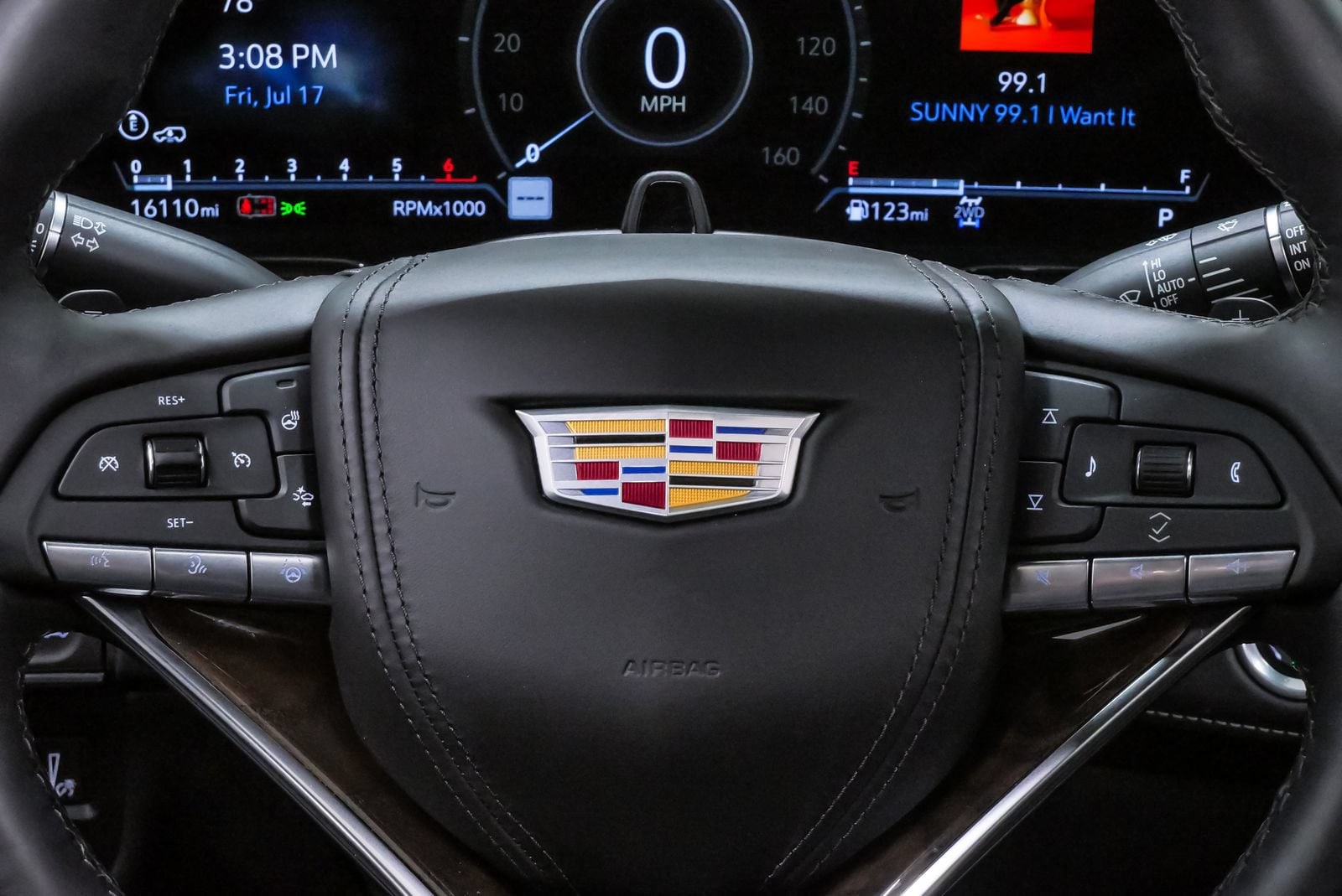 2024 Cadillac Escalade Sport Platinum - Photo 23