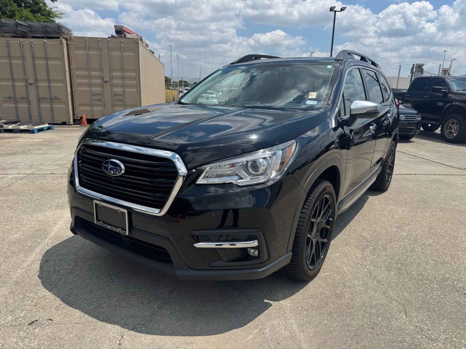 2022 Subaru Ascent Touring's photo