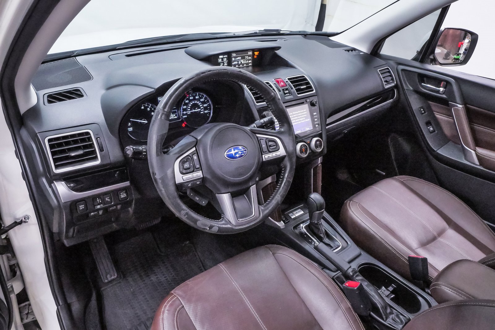 2017 Subaru Forester Touring photo 2