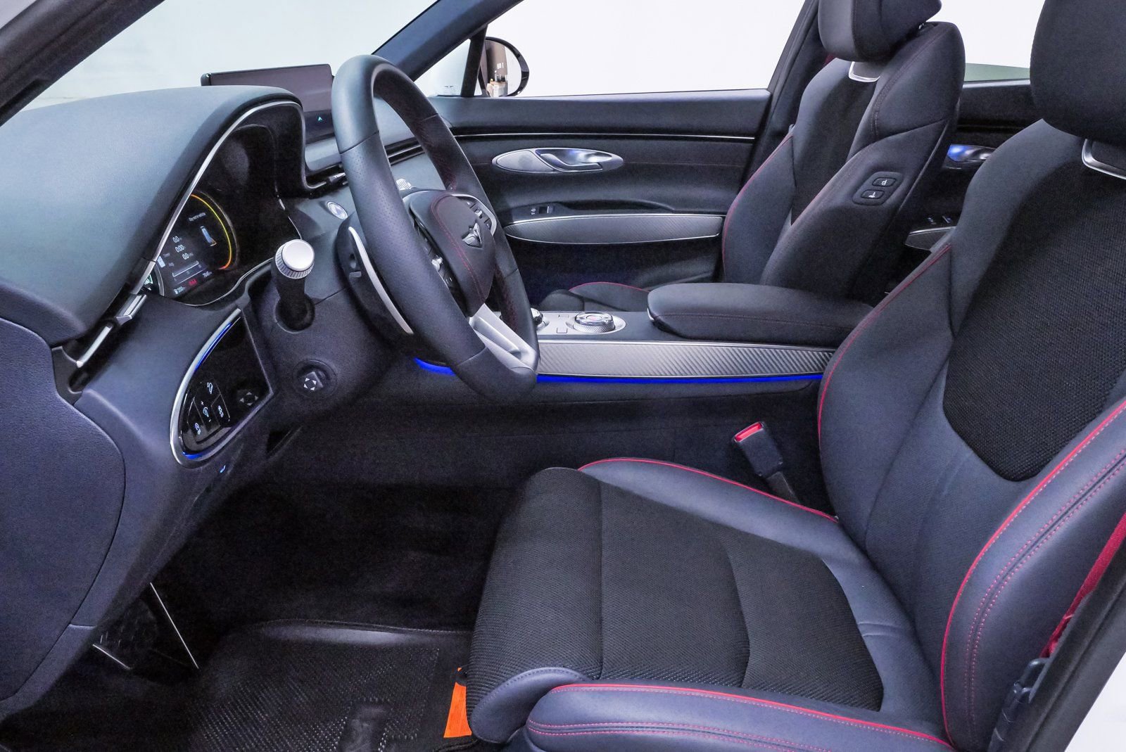 2025 GENESIS GV70 Sport - Photo 9