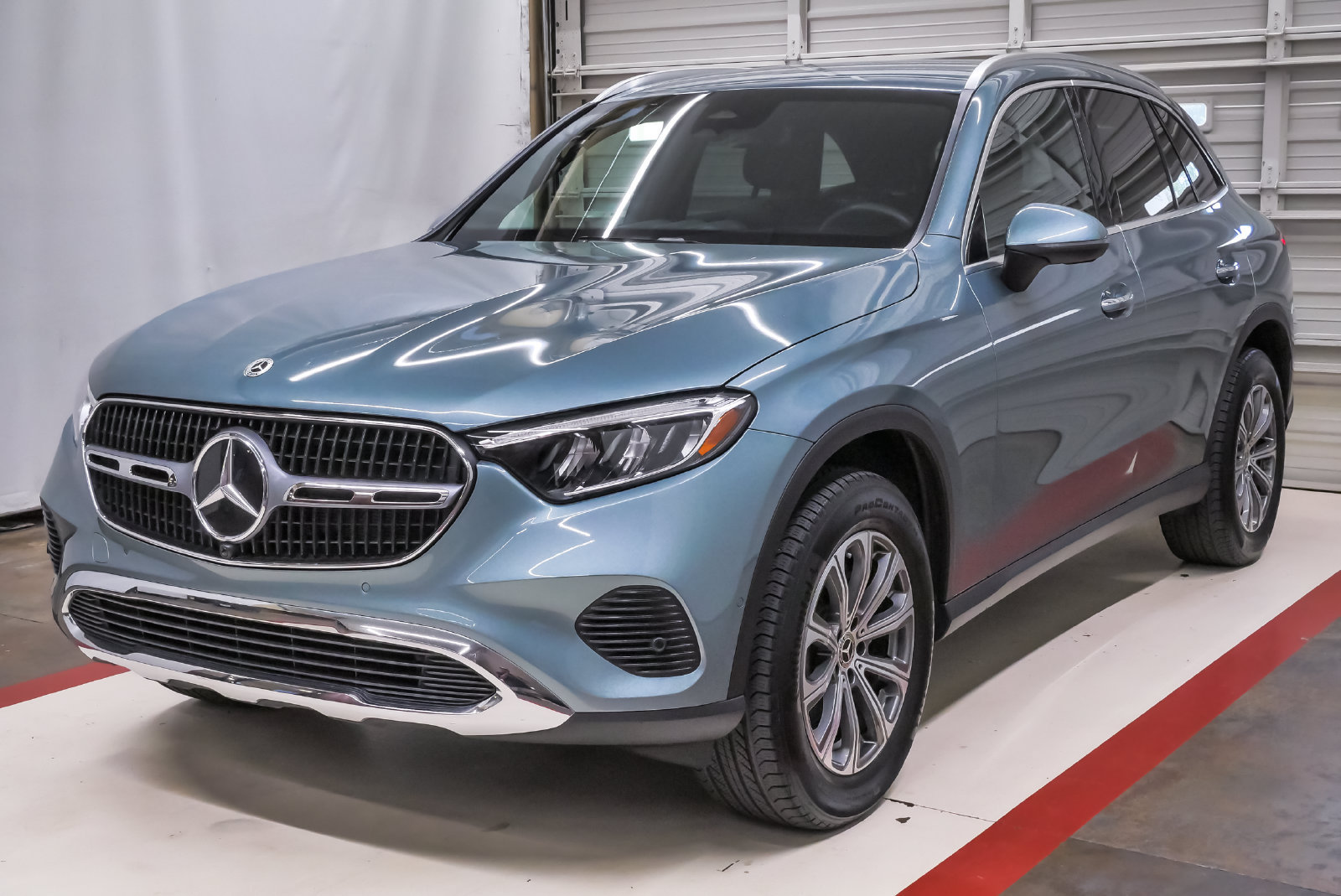 2025 Mercedes-Benz GLC