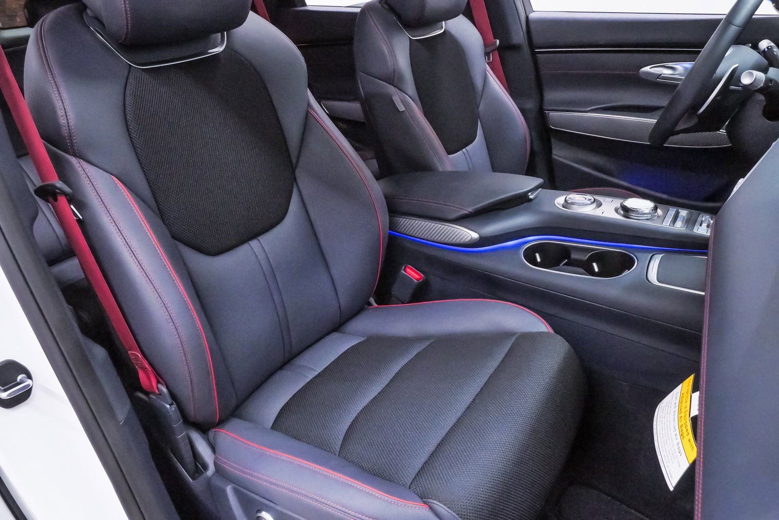 2025 GENESIS GV70 Sport - Photo 15