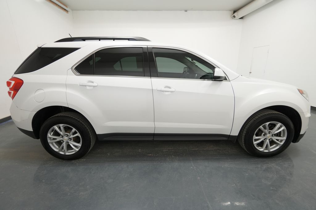2017 Chevrolet Equinox LT - Photo 10