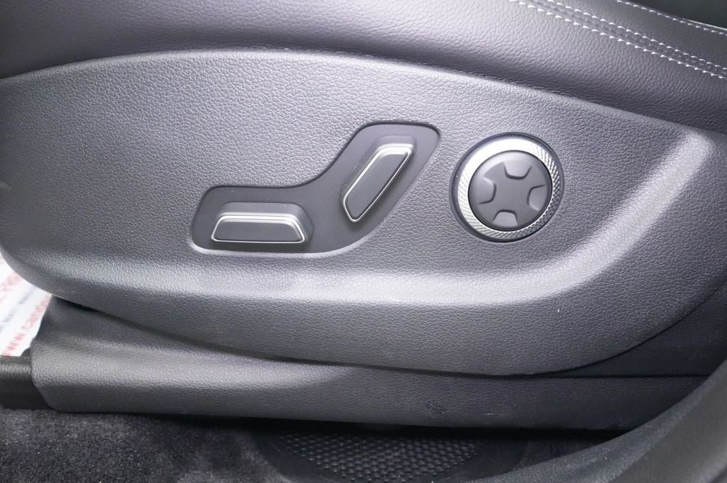 2026 GENESIS GV70 Advanced - Photo 14