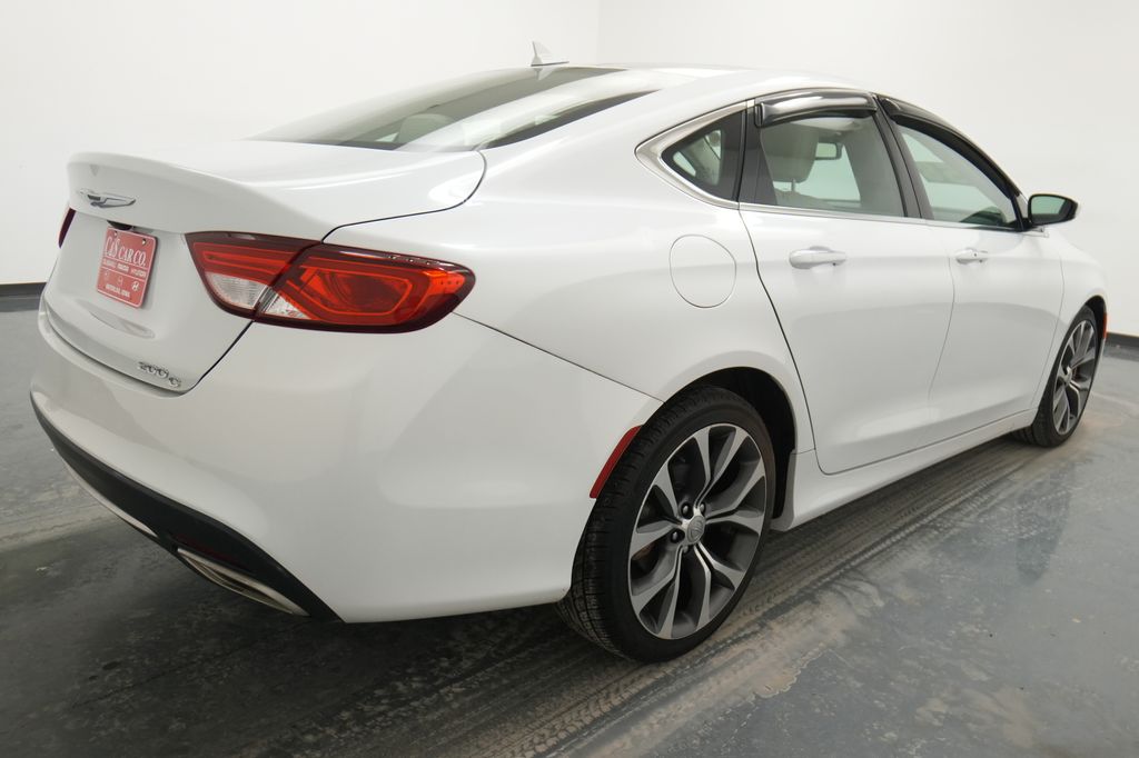 2015 Chrysler 200 C - Photo 9