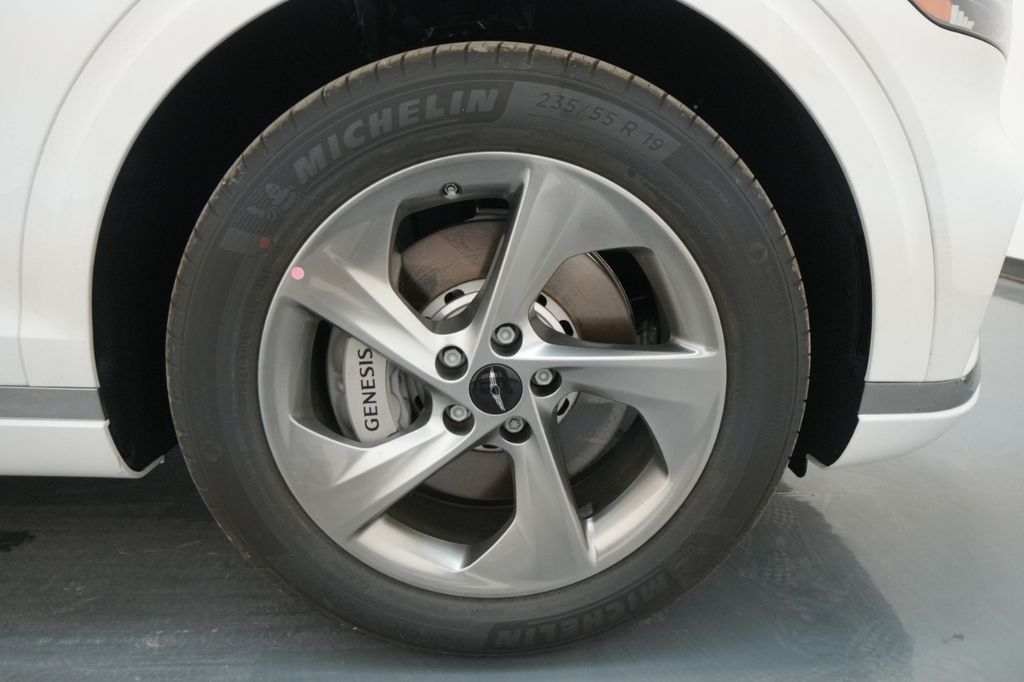 2026 GENESIS GV70 Standard - Photo 16