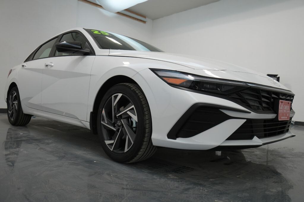 New 2025 Hyundai Elantra SEL Sport Sedan