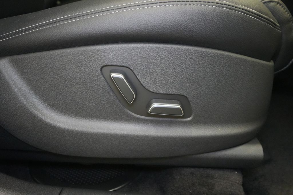 2026 GENESIS GV70 Standard - Photo 35