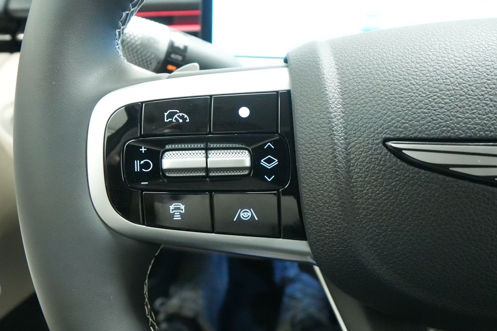 2026 GENESIS GV70 Standard - Photo 33