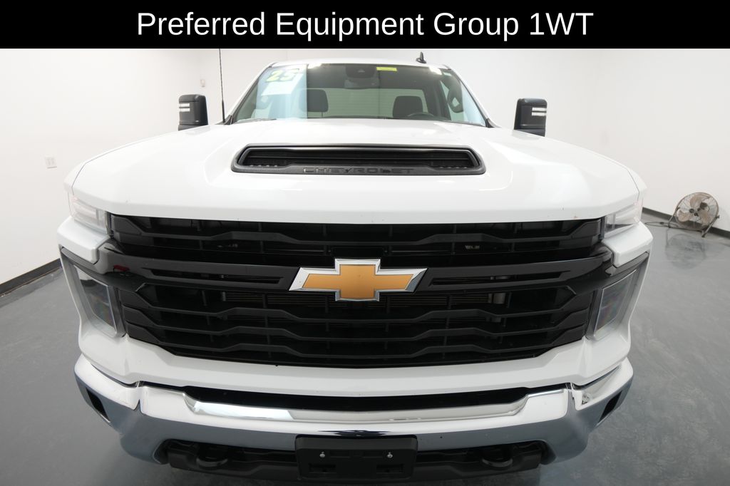 2025 Chevrolet Silverado 2500HD Work Truck photo 2